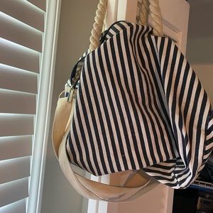 Black & White shoulder bag